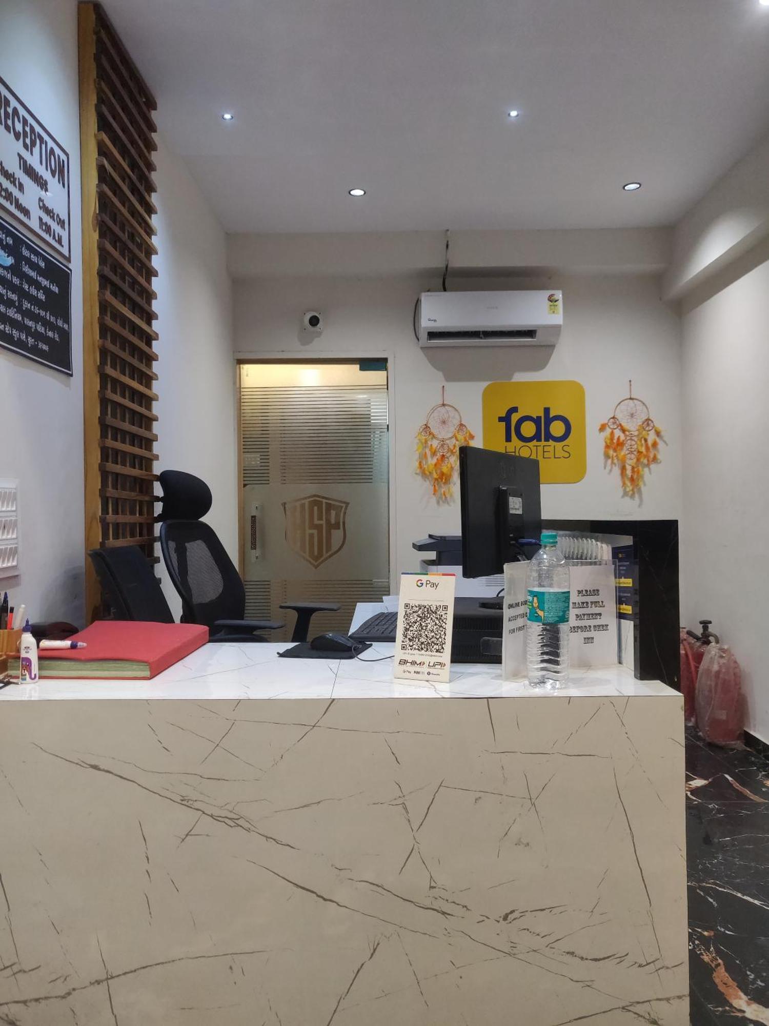 Hotel Sky Palace Adajan Surat Bagian luar foto